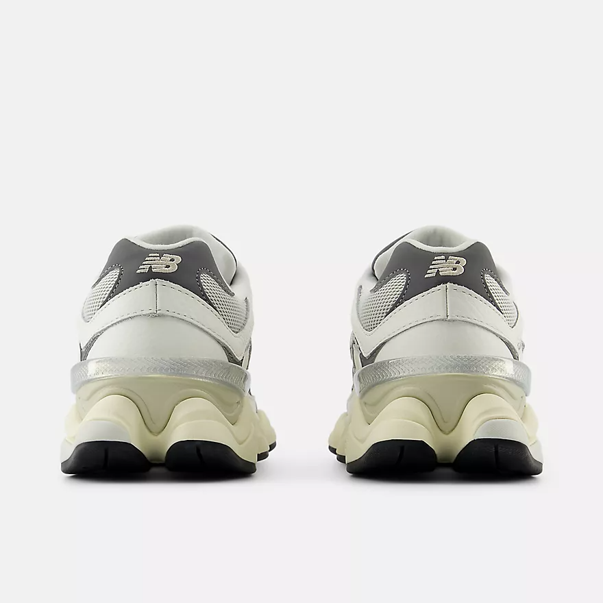 9060 AGA | Sea Salt/Castlerock